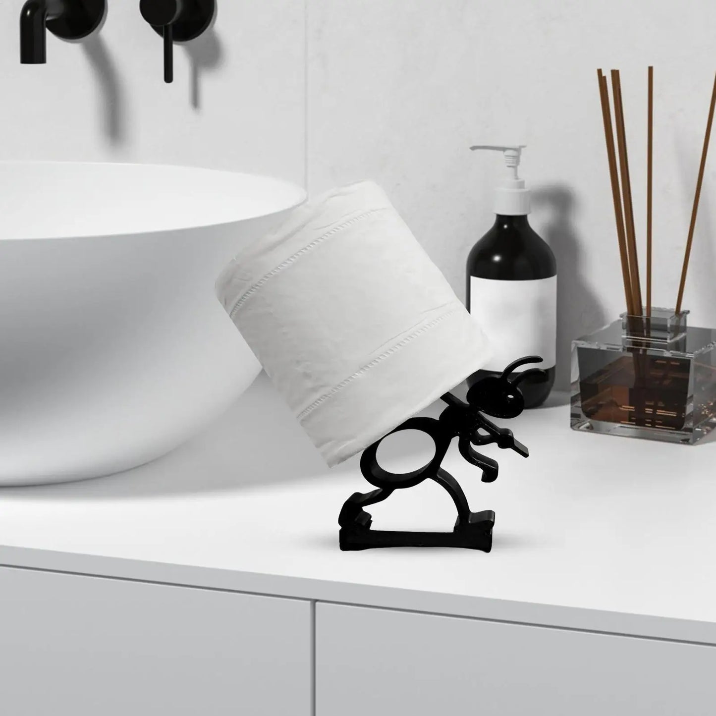 Ant-Shaped Toilet Paper Holder (Matte Black)