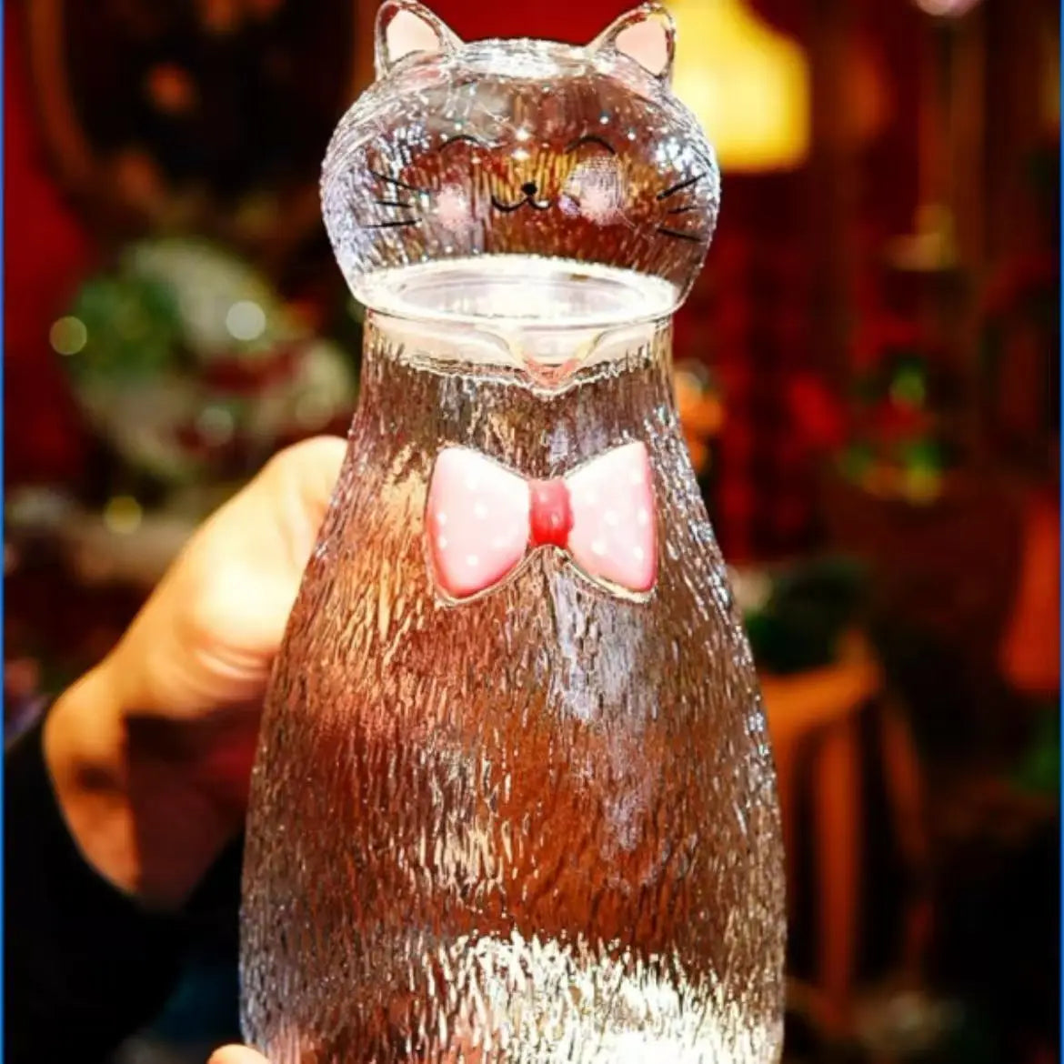 Nestify™ Cute Cat Hammered Glass Water Jug – 1800ml Heat‑Resistant Pitcher with Bow‑Tie Design