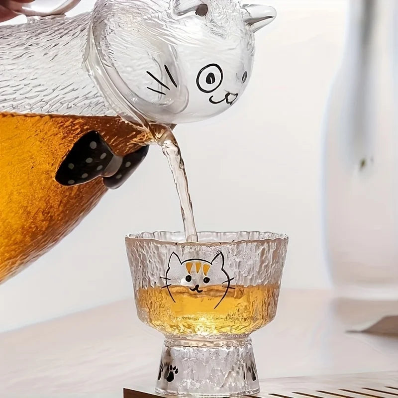 Nestify™ Cute Cat Hammered Glass Water Jug – 1800ml Heat‑Resistant Pitcher with Bow‑Tie Design